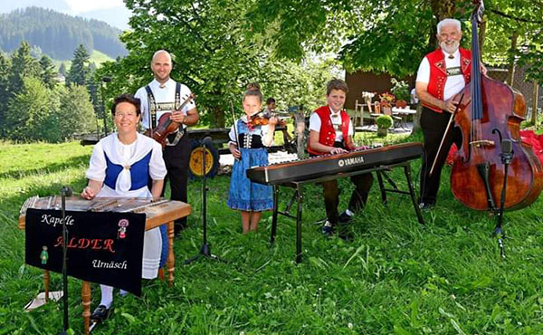 Potzmusig Familiensommer, Juli 2019 - Familienkapelle Alder mit 4., 5., und g. Generation (Josephine und Benjamin)